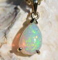 ethiopian-opal-pendant-14k-gold-full-play-of-color-free-chain-small-2
