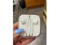 apple-airpods-earphones-earbuds-small-3