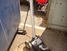 air-actuated-hydraulic-trolley-jack