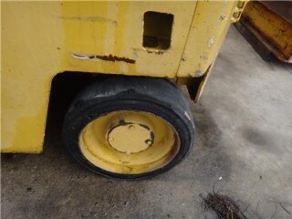 caterpillar-t80d-8000-lbs-forklift