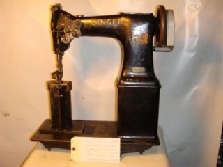 singer-52w22-two-needle-post-sewing-machine