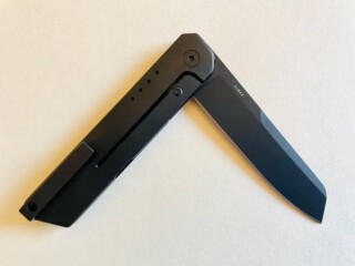 minimalist-titanium-folding-pocket-knife