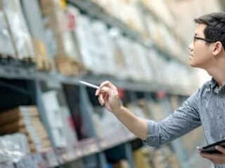 warehouse-assistant-manager
