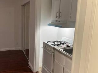 small-cozy-300-square-foot-studio-single