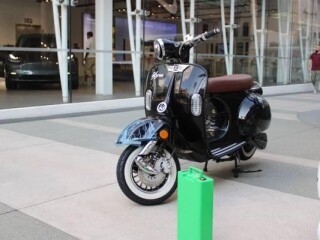 electric-scootermoped-vespa-style-brand-new
