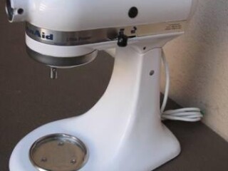 kitchenaid-stand-mixer-white-300-watt-ultra-power