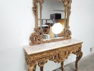 carved-french-console-and-mirror-look-very-nice