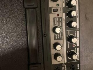 squier-strat-roland-cube-cosm-amp