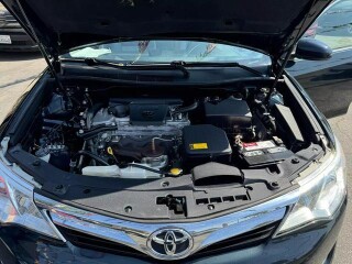 2014-toyota-camry-xle-sedan-4d