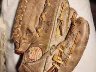 rare-1960s-babe-ruth-baseball-glove