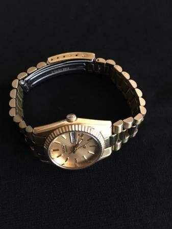 seiko-womens-watch-gold-tone-big-1