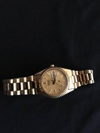 seiko-womens-watch-gold-tone-big-0