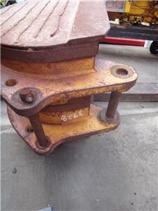 excavator-backhoe-digging-bucket-pin-on-attachment-big-1