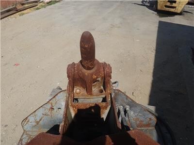 bobcat-hydraulic-breaker-attachment-big-6