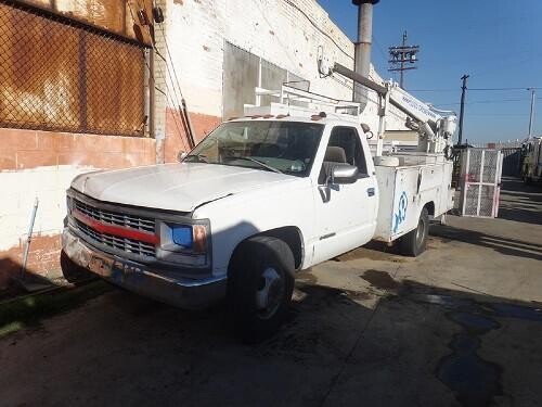 1996-chevy-utility-truck-w-crane-and-air-compressor-big-9