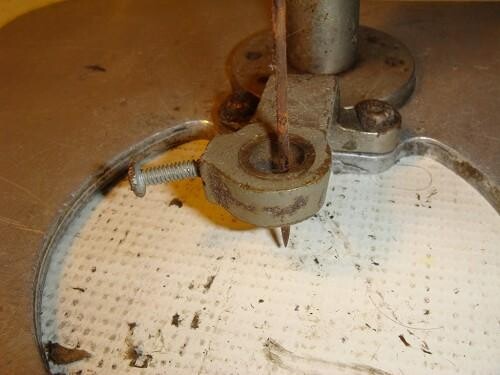 eastman-drill-type-cd-fabric-cutting-machine-big-2