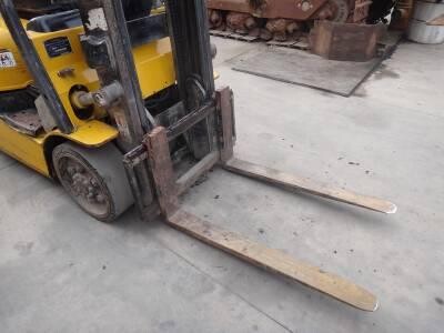 1999-caterpillar-g20k-4000lbs-short-mast-big-2