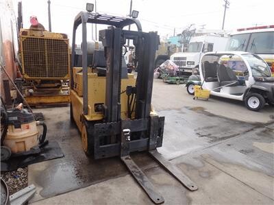caterpillar-t80d-8000-lbs-forklift-big-8