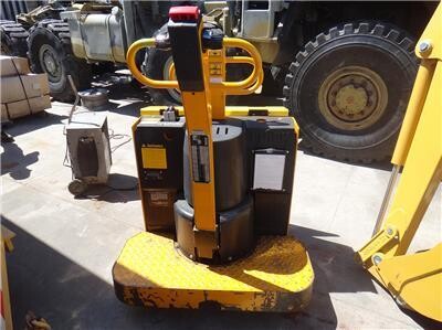clark-hwp60e-pallet-jack-forklift-6000-lbs-cap-big-5