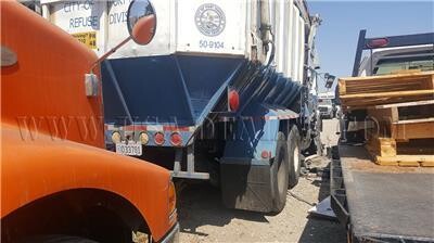 1993-volvo-wcl-front-trash-truck-big-5