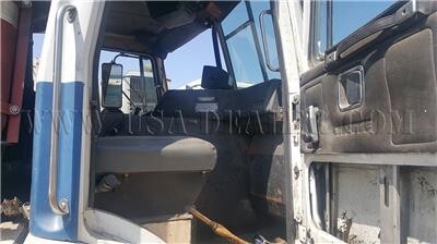 1993-volvo-wcl-front-trash-truck-big-2