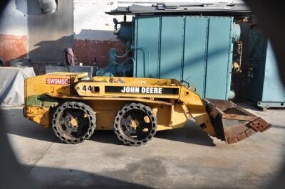 john-deere-skid-steer-big-8