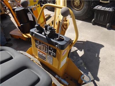 bradco-backhoe-model-485-big-5