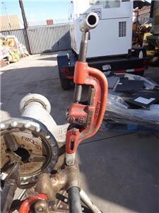 ridgid-300-pipe-threader-big-2