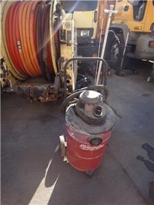 milwaukee-10-gal-wetdry-vacuum-cleaner-big-0