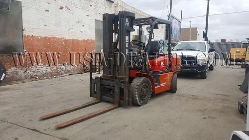 kalmar-p80cx-8000-lbs-forklift-big-9