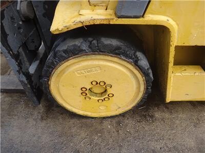 caterpillar-t80d-8000-lbs-forklift-big-6