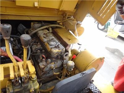 caterpillar-t80d-8000-lbs-forklift-big-2