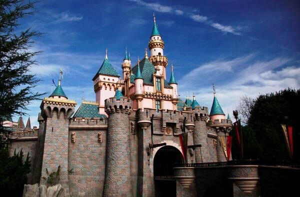disneyland-cali-one-day-any-park-available-big-0