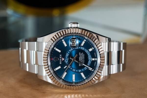 cash-for-your-rolex-daytona-cartier-watches-big-1