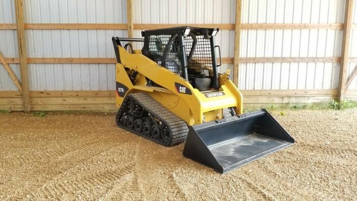 2004-caterpillar-257b-wheeled-skid-steer-loader-big-0