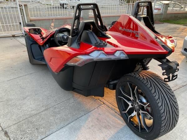 2020-polaris-slingshot-big-10