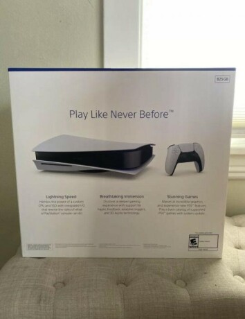 white-sony-playstation-5-disc-digital-edition-big-0