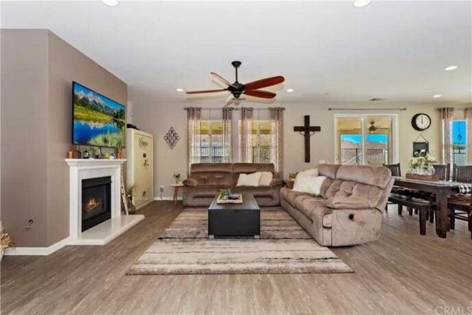 lovely-and-amazing-3bed-and-2bath-house-in-riverside-big-8