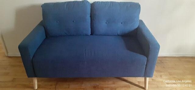 electric-guitar-desk-2-small-sofas-jewelry-bag-jewelry-big-0