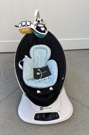 4moms-mamaroo-4-baby-swing-bluetooth-big-3