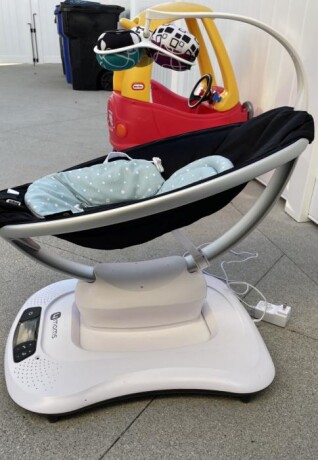 4moms-mamaroo-4-baby-swing-bluetooth-big-1