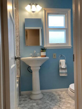 2-bedroom-house-for-rent-big-2