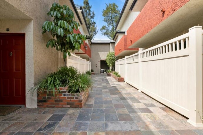 700sft-studio-1br-apartment-available-for-rent-big-4