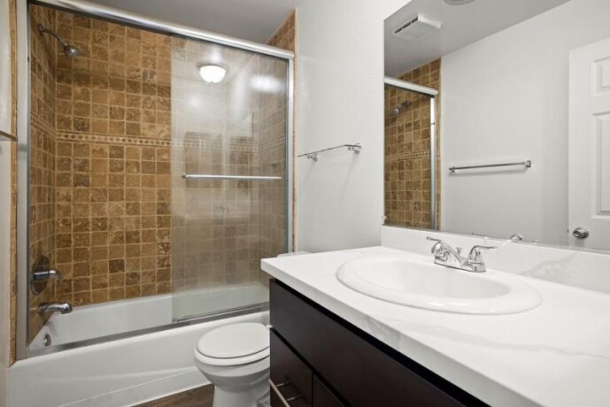 700sft-studio-1br-apartment-available-for-rent-big-2