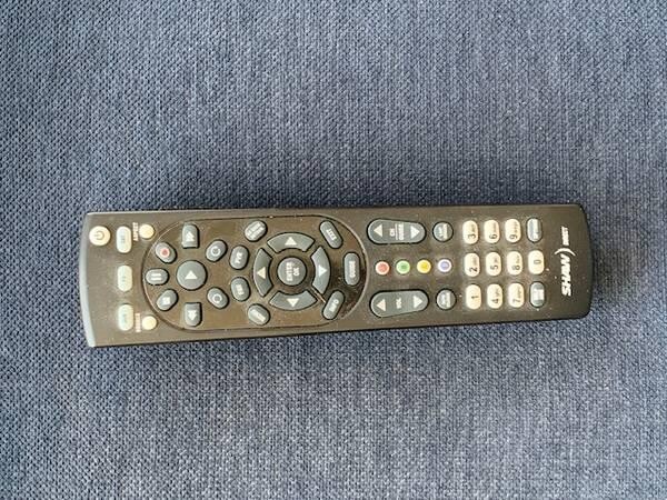 complete-shaw-direct-satellite-system-75e-dish-xku-lnb-2-630-pvr-big-2