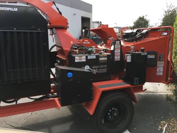 morbark-1821-wood-chipper-la-verne-big-0