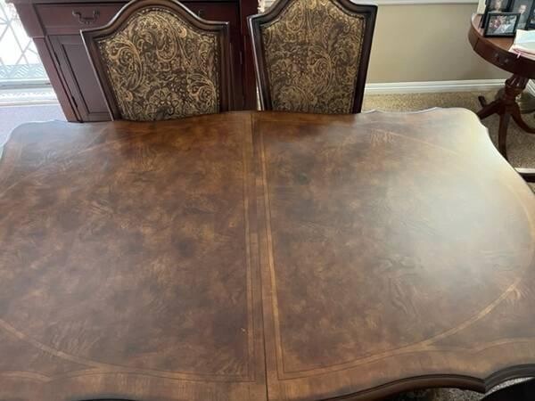 dining-room-table-and-chairs-big-5