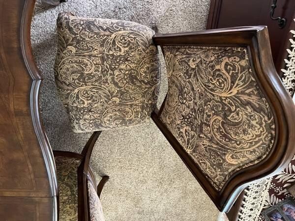 dining-room-table-and-chairs-big-1