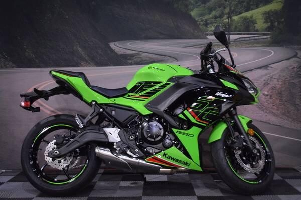 2023-kawasaki-ninja-650-krt-edition-parallel-twin-649-big-1