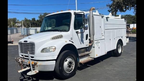 2007-freightliner-serviceutility-work-truck-john-deere-cng-big-12
